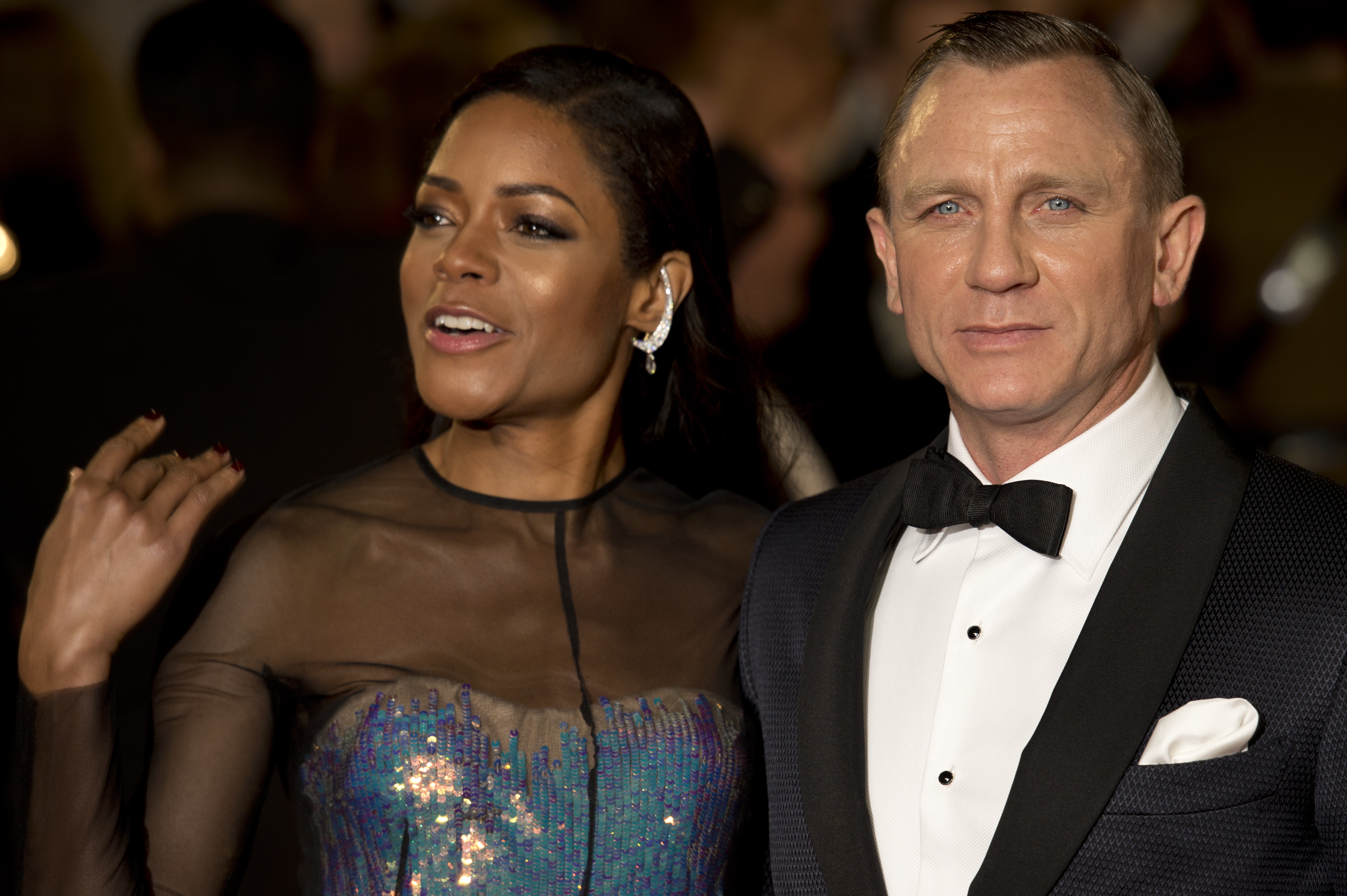  Beauty Highs Daily Top 10: Naomie Harris at Skyfall Premiere, Gel Manicures Could be Damaging, More