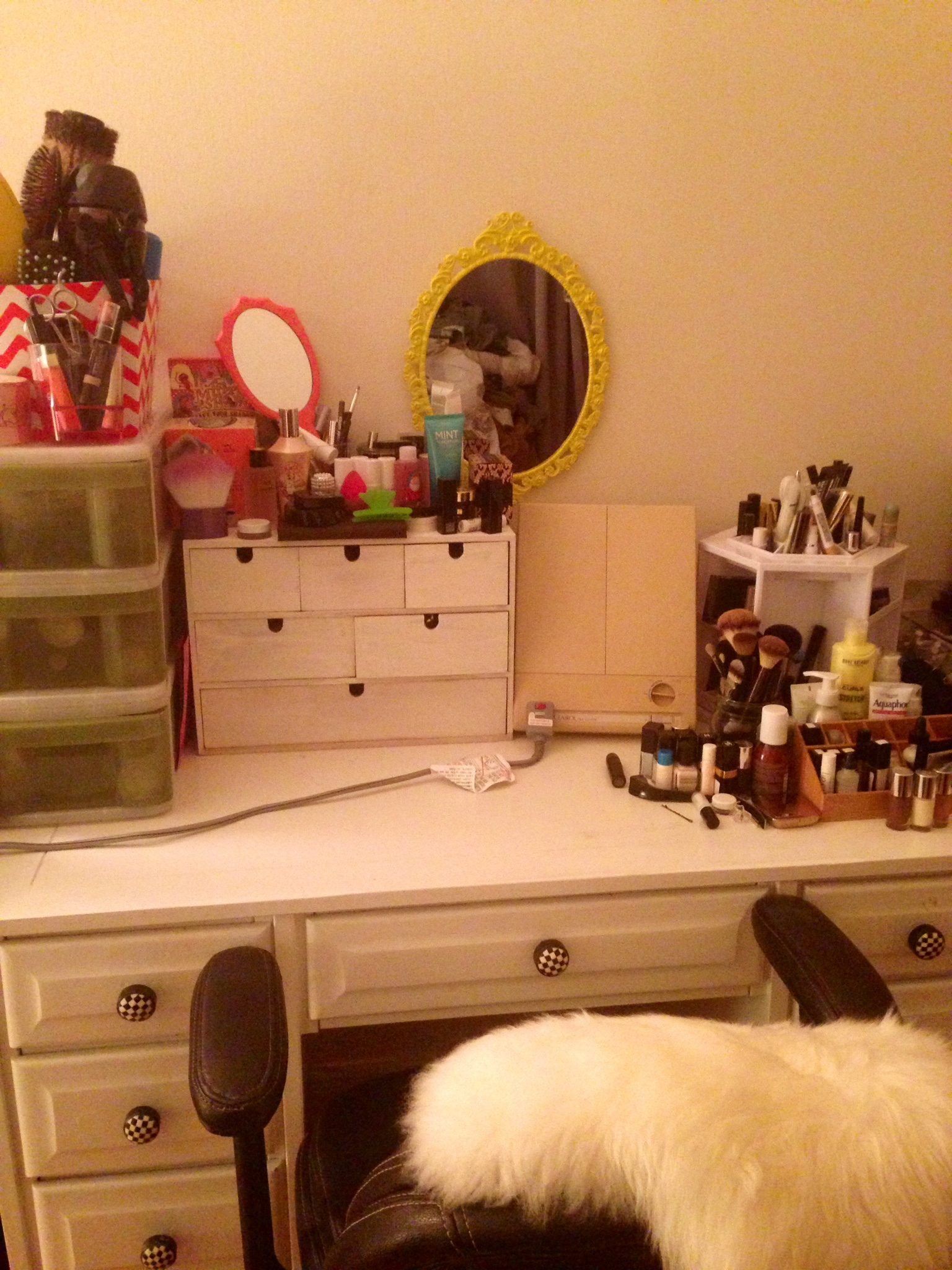 makeup table organization makeup table organization