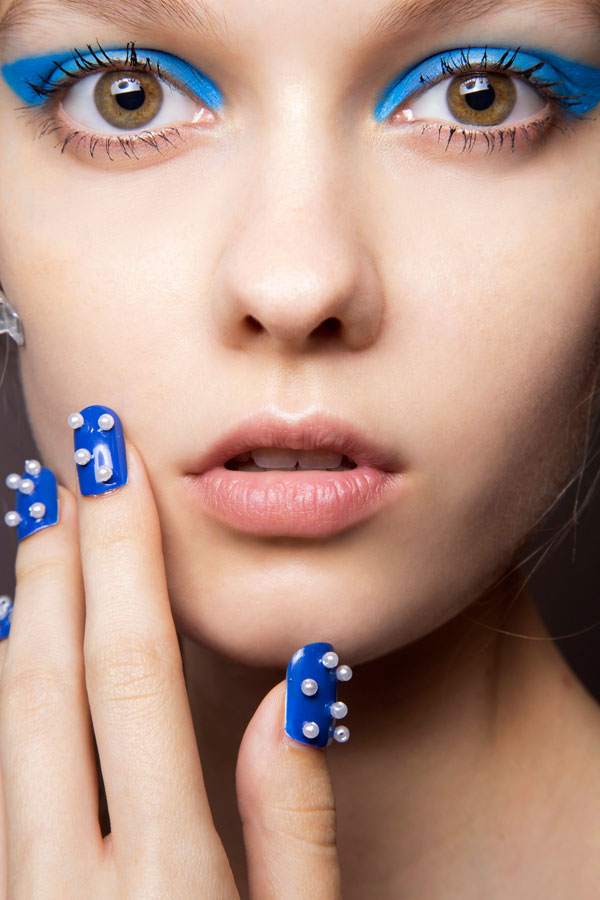 Tips That Will Help You Take Off Every Type of Manicure | StyleCaster