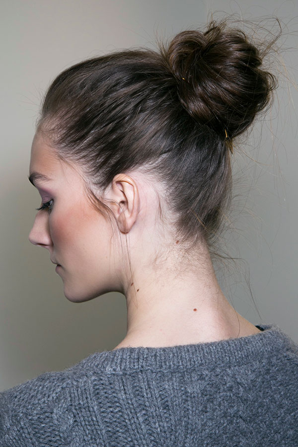 How To Wear A Messy Bun With Long Hair StyleCaster How To Wear A Messy Bun With Long Hair StyleCaster
